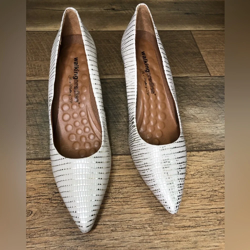 Walking Cradles “Sophia” Gold/Beige Pump Heel Size 8N - Picture 8 of 10